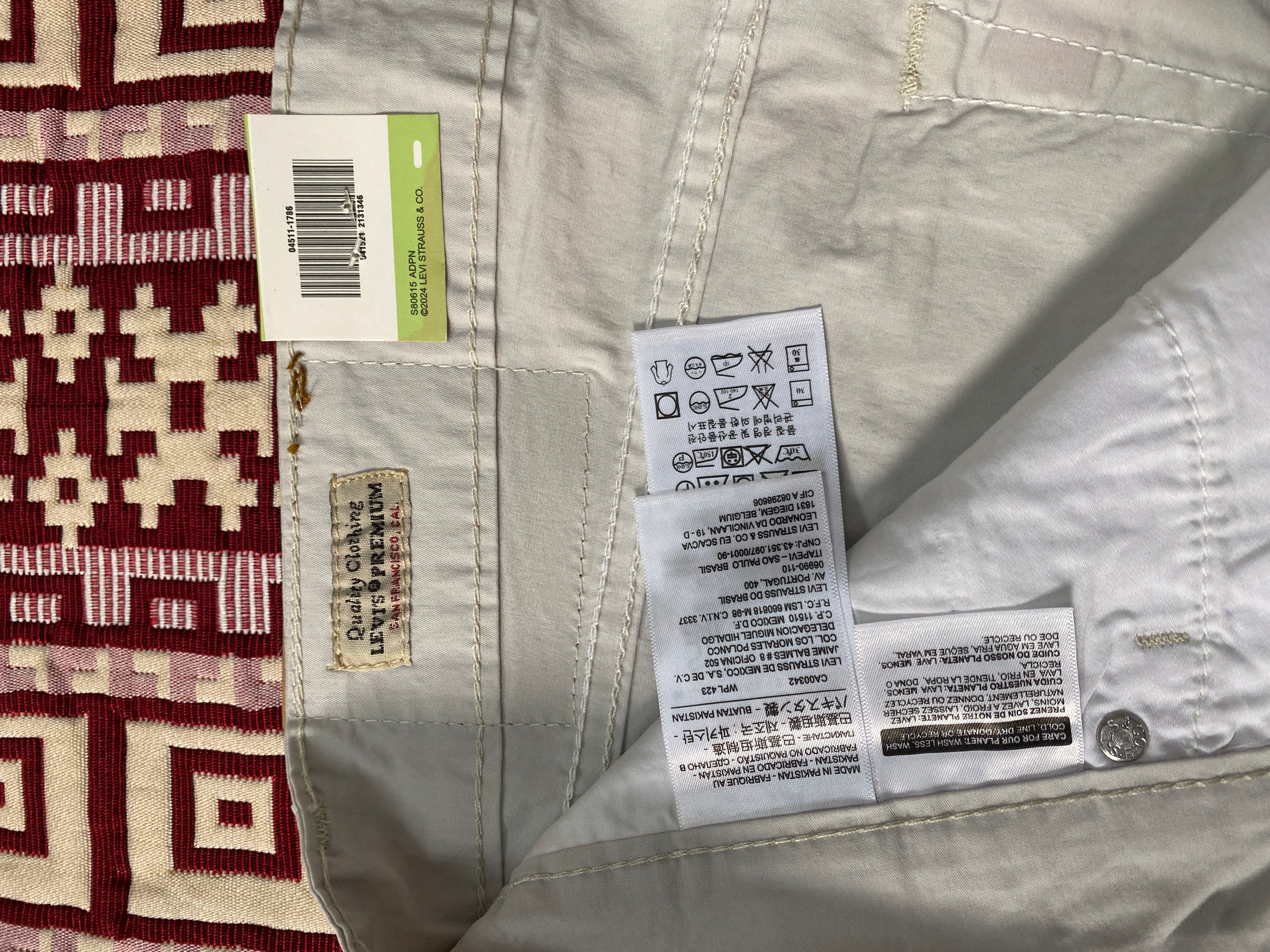 Levi’s 501 Original Straight Leg Jeans – Cream